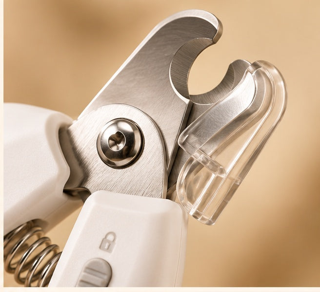 PAWRIQA SafeTrim Pet Nail Clippers blade detail